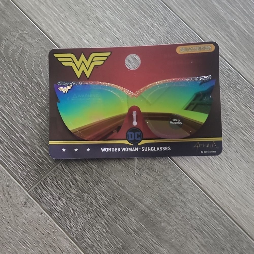 💥5/$25 SALE | BUNDLE TO SAVE | Wonder Women SUNGLASSES